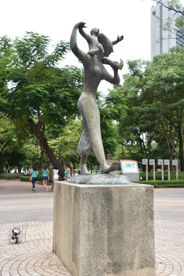 sculpture at park
