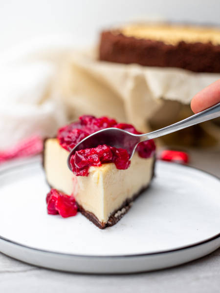 Don't you just love the smooth and rich taste of a cheesecake. Especially when it melts in your mouth and leaves you longing for just one more bite, especially if it's a white chocolate raspberry cheesecake.
