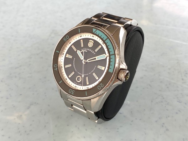 Close-up of the Steinhart Ocean 2, a stereotypical diver.