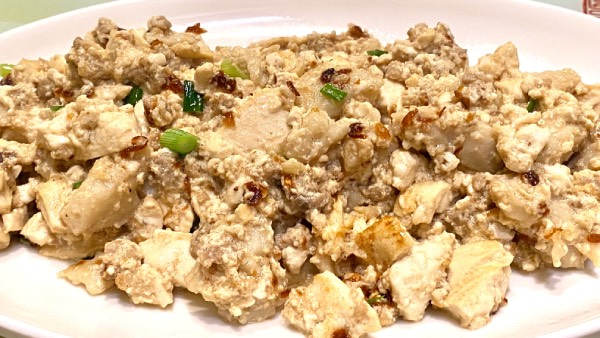Close-up of a plate of tau fu soong, another popular Hakka dish.